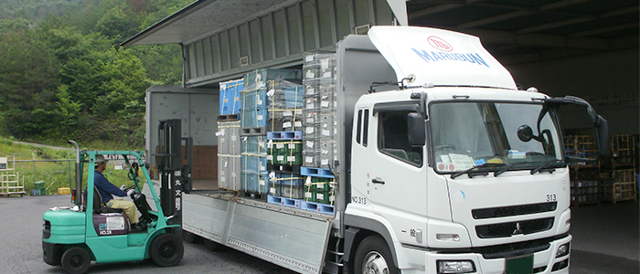 大型ウイング車乗務員